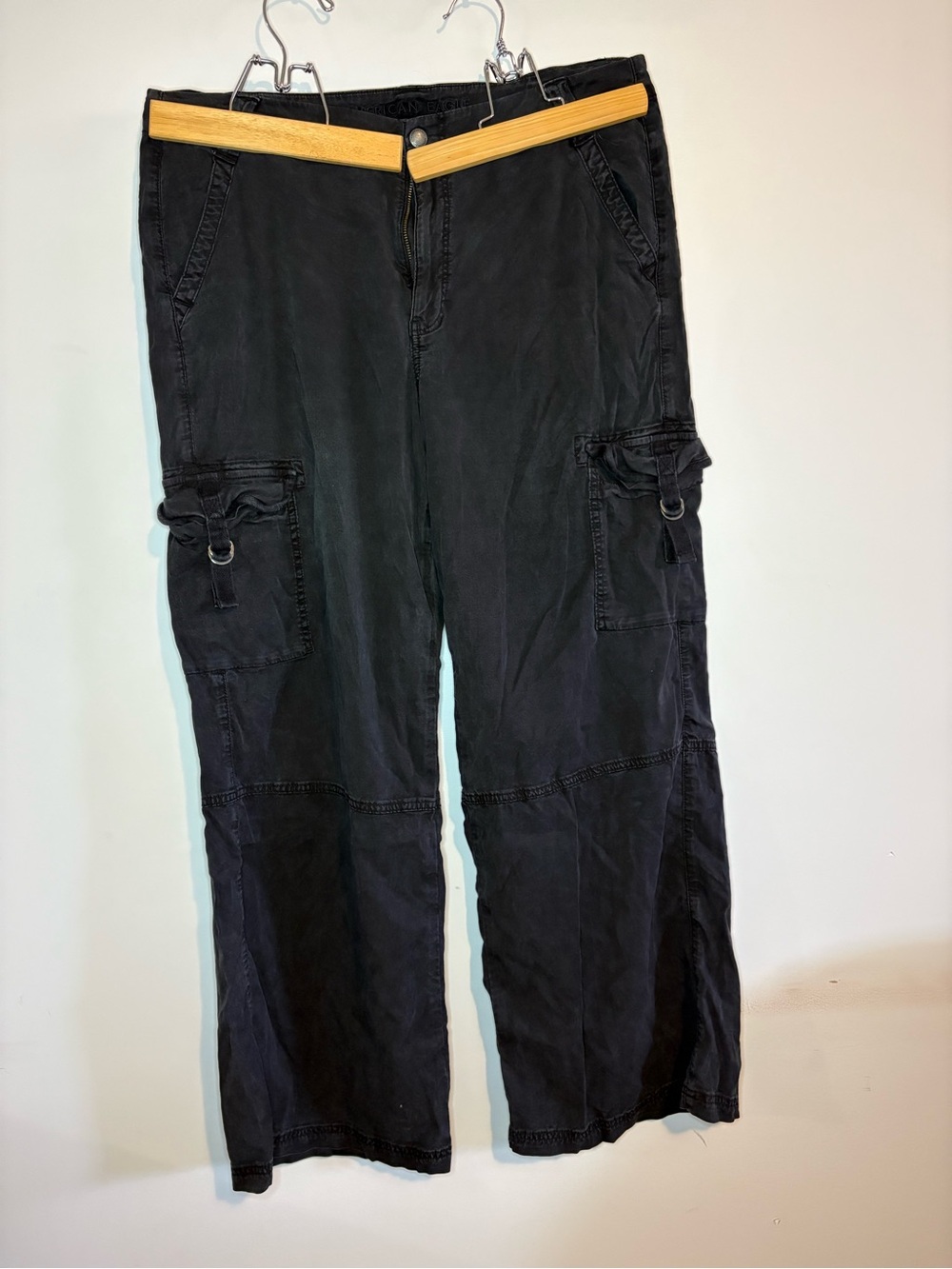 American Eagle Stretch Mid-Rise Wide-Leg Cargo Pant